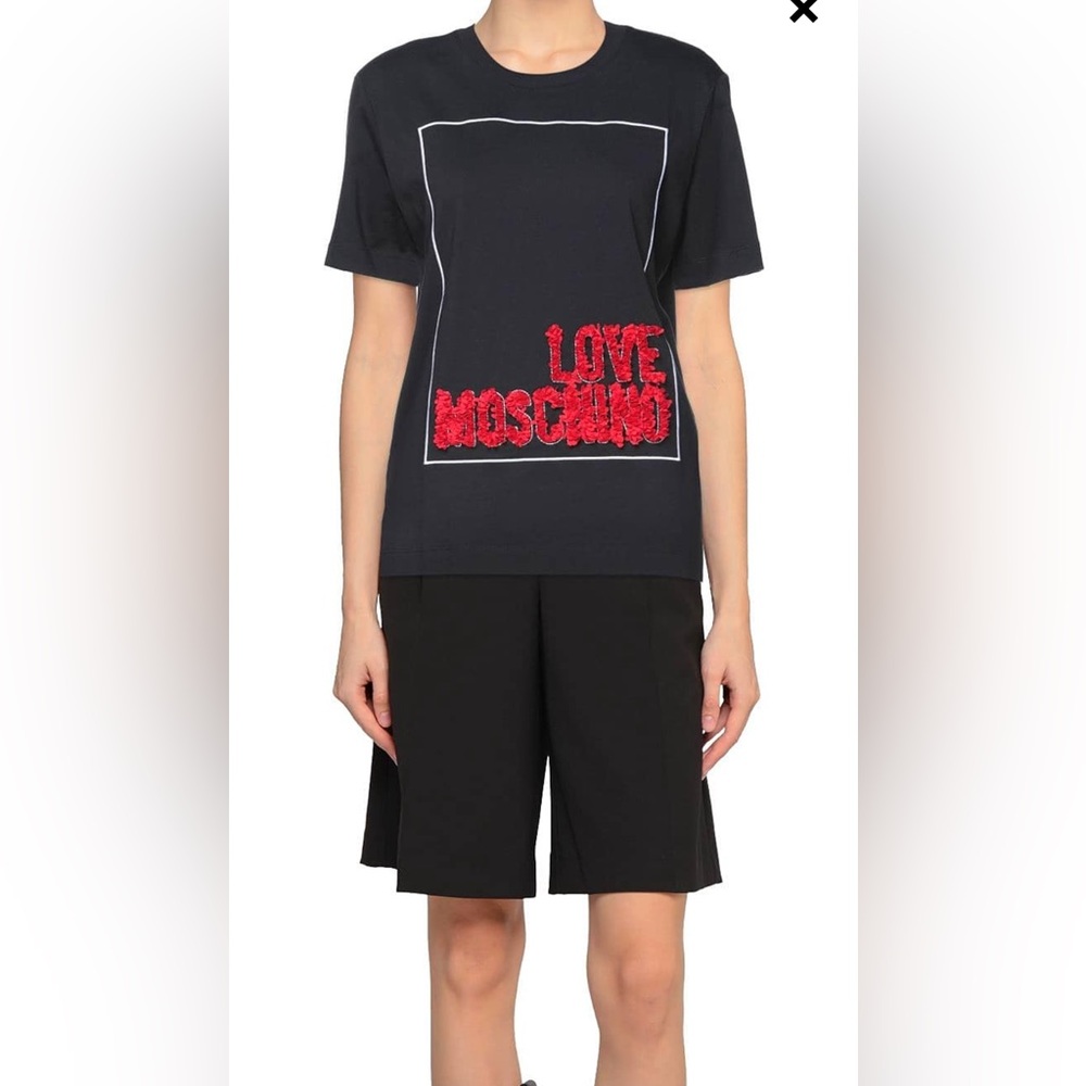 LOVE MOSCHINO. Women's T-shirt. Black. Size 4.